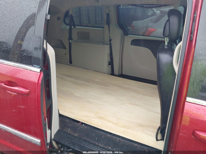 2014 Chrysler Town & country VIN 2C4RC1BG1ER164028 IAAI salvage auction — NORMAL WEAR, Clear (Massachusetts), sold $675 on 2026-07-19 (photo 8)