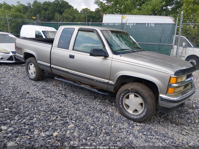 1998 Chevrolet C/k 1500 VIN 2GCEK19R0W1210070 IAAI salvage auction — NORMAL WEAR, Original (West Virginia), sold $325 on 2026-07-15 (photo 1)