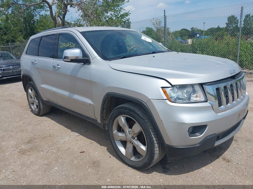 2011 Jeep Grand cherokee VIN 1J4RR6GG4BC517817 IAAI salvage auction — NORMAL WEAR, Clear (Wisconsin), sold $850 on 2026-07-18 (photo 1)