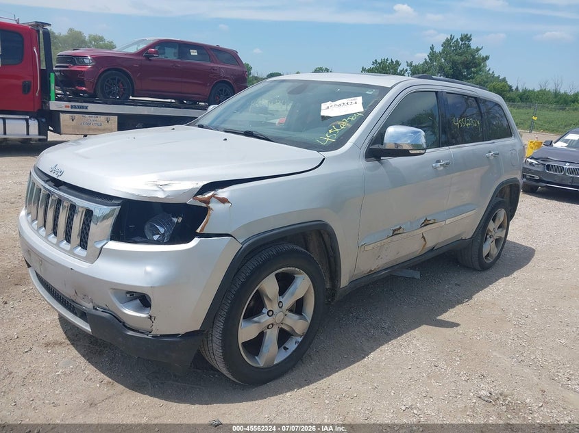 2011 Jeep Grand cherokee VIN 1J4RR6GG4BC517817 IAAI salvage auction — NORMAL WEAR, Clear (Wisconsin), sold $850 on 2026-07-18 (photo 2)