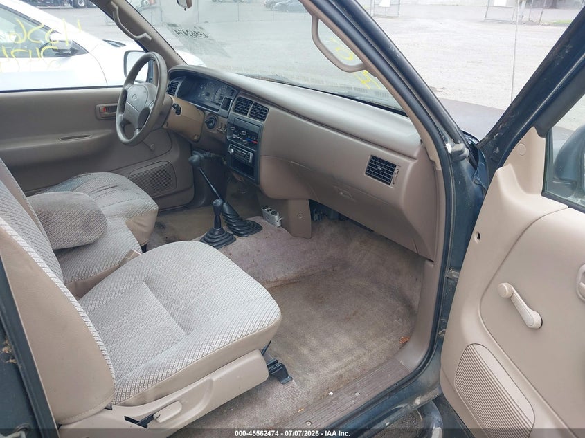 1996 Toyota T100 VIN JT4UN22DXT0025393 IAAI salvage auction — NORMAL WEAR, Clear (Virginia), sold $2,700 on 2026-07-14 (photo 5)