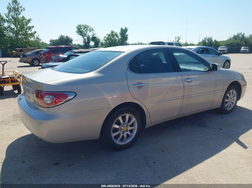 2002 Lexus Es 300 VIN JTHBF30G820045775 IAAI salvage auction — NORMAL WEAR, Clear (Illinois), sold $1,150 on 2026-07-28 (photo 4)