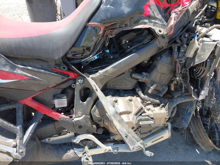 2024 Honda Crf VIN JH2SD1555RK000320 IAAI salvage auction — FRONT END, Salvage Title, sold $25 on 2026-07-29 (photo 5)
