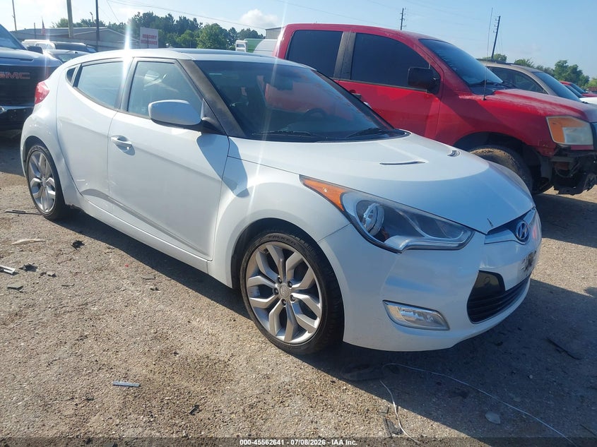 2013 Hyundai Veloster VIN KMHTC6ADXDU118348 IAAI salvage auction — NORMAL WEAR, Clear (California), sold $250 on 2026-07-29 (photo 1)