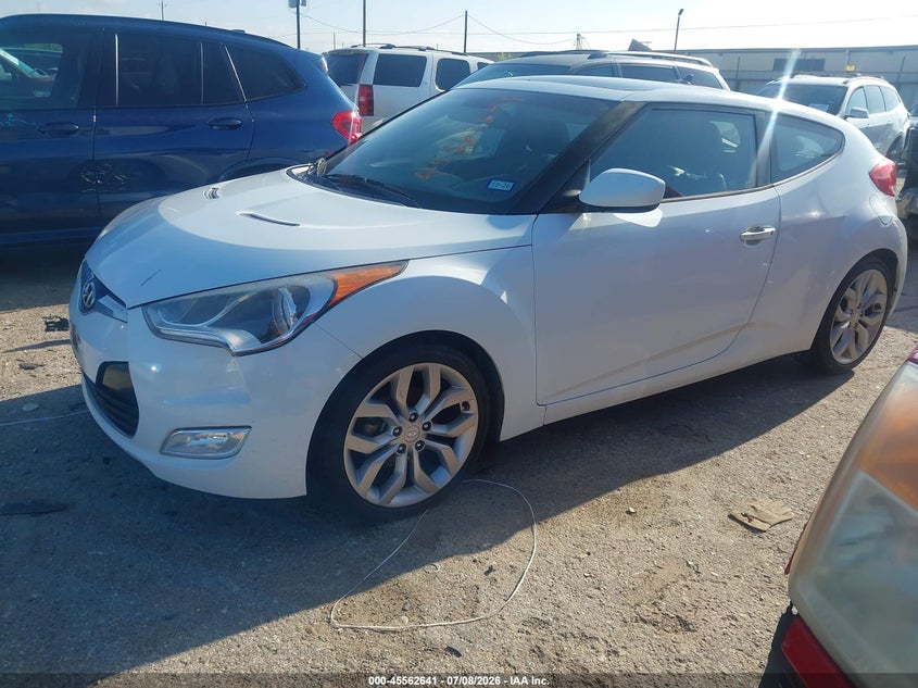 2013 Hyundai Veloster VIN KMHTC6ADXDU118348 IAAI salvage auction — NORMAL WEAR, Clear (California), sold $250 on 2026-07-29 (photo 2)