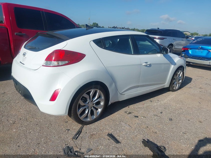 2013 Hyundai Veloster VIN KMHTC6ADXDU118348 IAAI salvage auction — NORMAL WEAR, Clear (California), sold $250 on 2026-07-29 (photo 4)