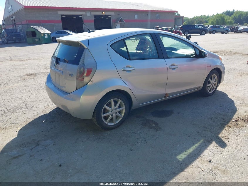 2012 Toyota Prius c VIN JTDKDTB33C1014463 IAAI salvage auction — NORMAL WEAR, Original (Maine), sold $1,300 on 2026-07-20 (photo 4)