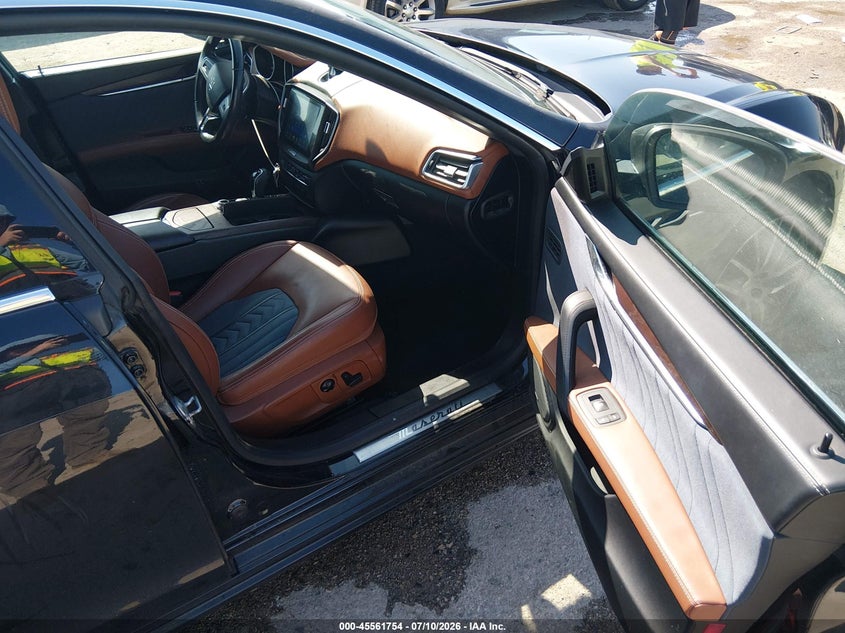 2018 Maserati Ghibli VIN ZAM57XSL9J1284771 IAAI salvage auction — SIDE, Salvage Title, sold $3,600 on 2026-08-25 (photo 5)