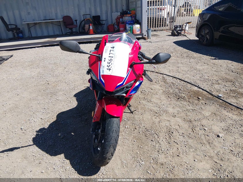2025 Honda Cbr VIN MLHPC7050S5100564 IAAI salvage auction — RIGHT SIDE, Salvage (Nevada), sold $325 on 2026-07-29 (photo 5)