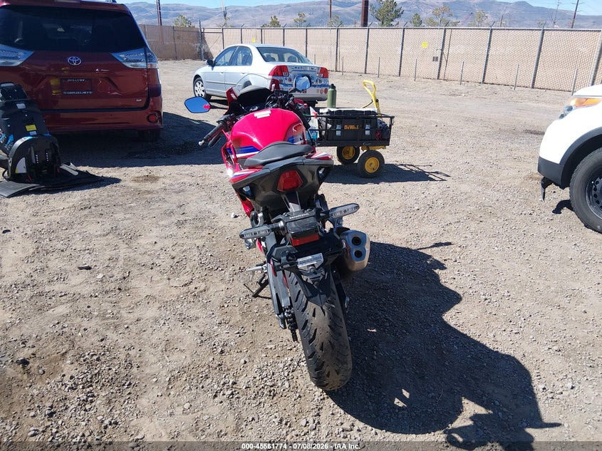 2025 Honda Cbr VIN MLHPC7050S5100564 IAAI salvage auction — RIGHT SIDE, Salvage (Nevada), sold $325 on 2026-07-29 (photo 6)