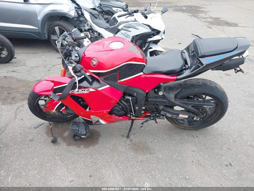 2018 Honda Cbr VIN JH2PC40J9JK400450 IAAI salvage auction — FRONT END, Mv-907A (New York), sold $1,400 on 2026-07-29 (photo 9)