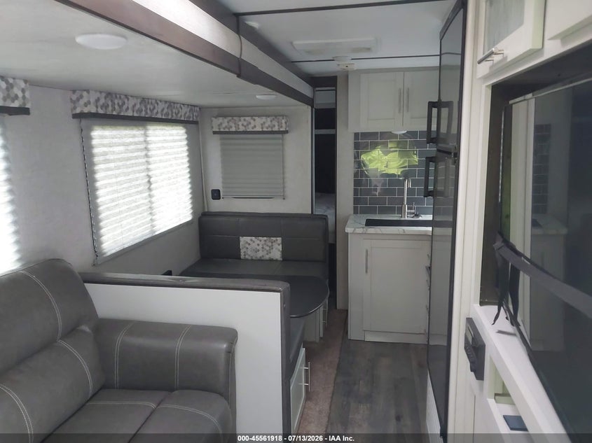 2020 Keystone rv Other VIN 4YDT26124LT432052 IAAI salvage auction — WATER/FLOOD, Flood (Mississippi), sold $5,300 on 2026-09-15 (photo 5)