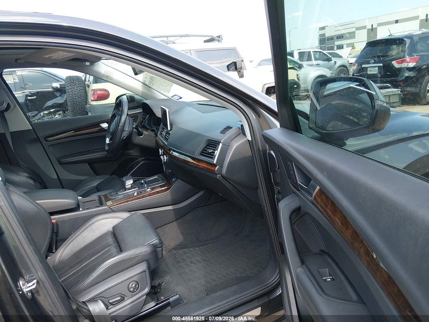 2019 Audi Q5 VIN WA1BNAFY3K2069005 IAAI salvage auction — REAR END, Wait Title, sold $3,750 on 2026-10-28 (photo 5)