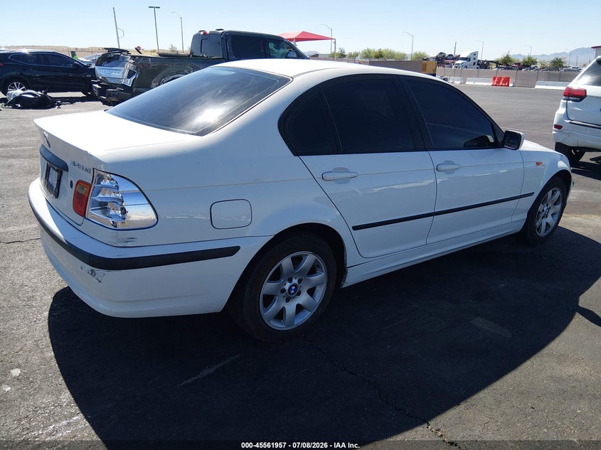 2005 BMW 3 series VIN WBAEU33495PR16195 IAAI salvage auction — REAR END, Salvage (Nevada), sold $75 on 2026-07-31 (photo 4)