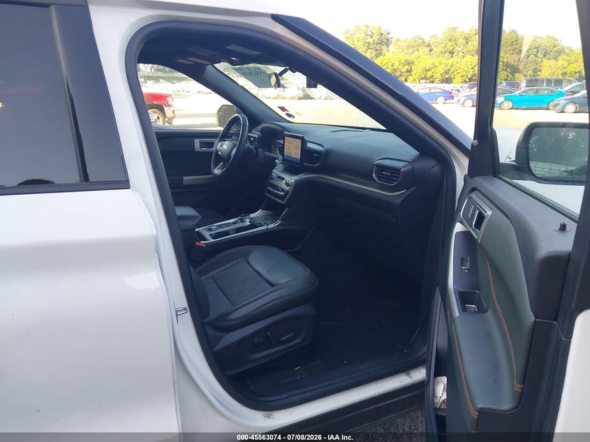2022 Ford Explorer VIN 1FMSK8JH0NGA98995 IAAI salvage auction — FRONT END, Salvage Title, sold $8,700 on 2026-07-30 (photo 5)