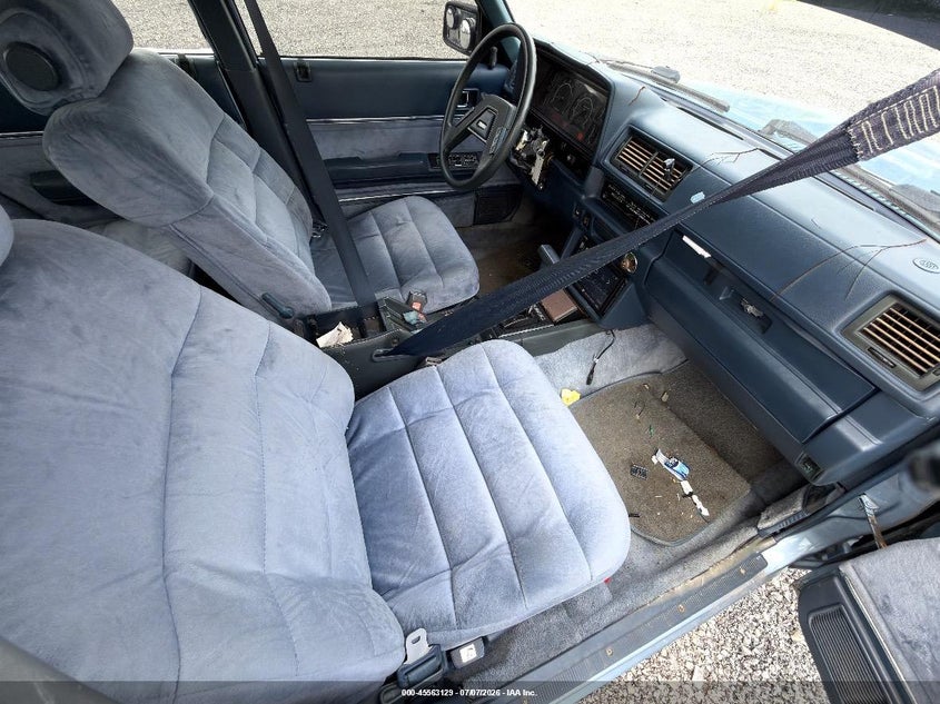 1982 Toyota Cressida VIN JT2MX62E8C0029459 IAAI salvage auction — NORMAL WEAR, Clear (Indiana), sold $3,650 on 2026-07-22 (photo 5)