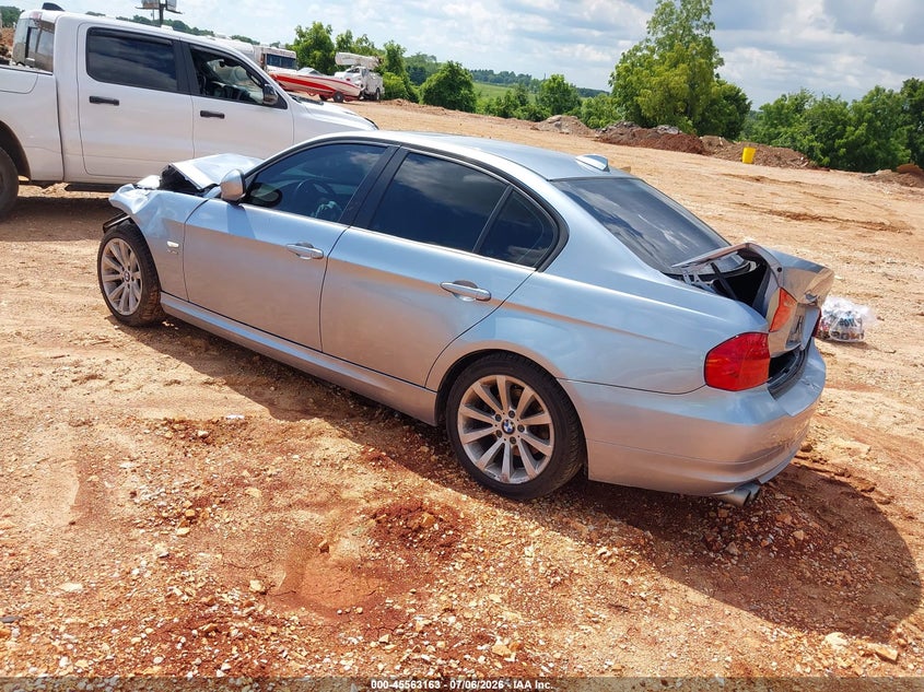 2011 BMW 3 series VIN WBAPK7G51BNN85192 IAAI salvage auction — FRONT & REAR, Salvage (Missouri), sold $150 on 2026-08-03 (photo 3)