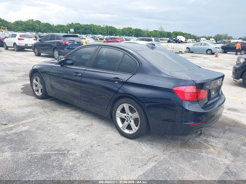 2013 BMW 3er VIN WBA3B1C52DK128493 IAAI salvage auction — NORMAL WEAR, Clear (Florida), sold $375 on 2026-07-30 (photo 3)