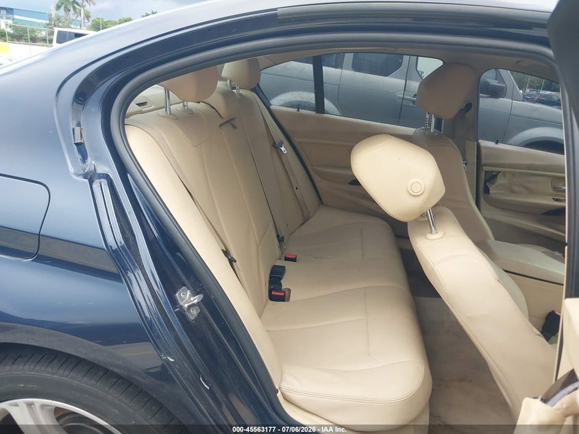 2013 BMW 3er VIN WBA3B1C52DK128493 IAAI salvage auction — NORMAL WEAR, Clear (Florida), sold $375 on 2026-07-30 (photo 8)