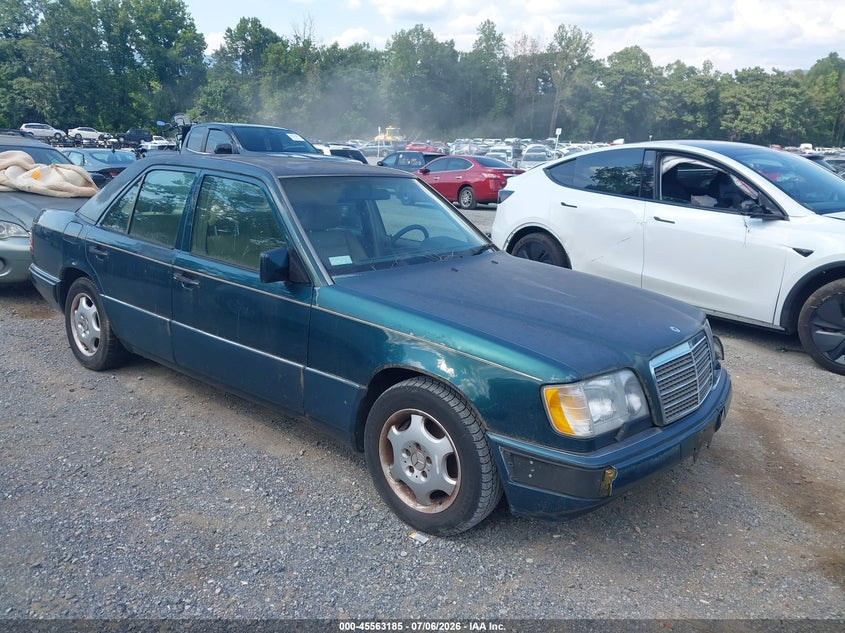1995 Mercedes-benz E-class VIN WDBEA32EXSC251475 IAAI salvage auction — NORMAL WEAR, Clear (Virginia), sold $950 on 2026-07-14 (photo 1)