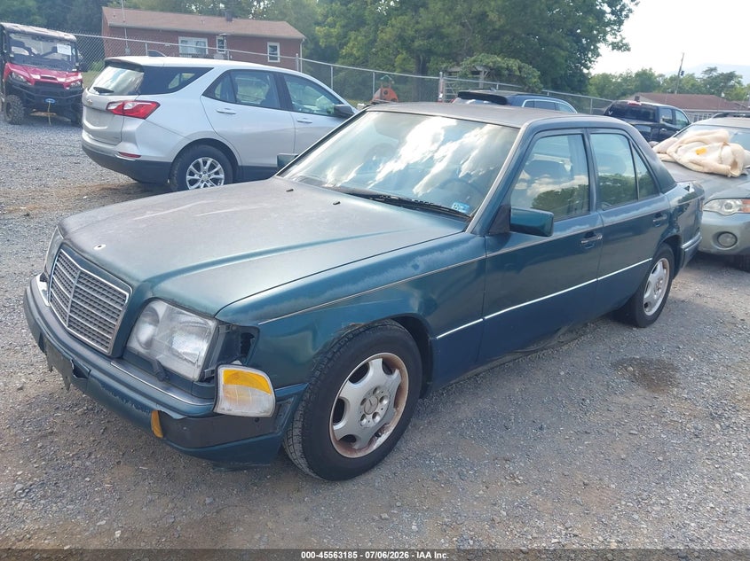 1995 Mercedes-benz E-class VIN WDBEA32EXSC251475 IAAI salvage auction — NORMAL WEAR, Clear (Virginia), sold $950 on 2026-07-14 (photo 2)
