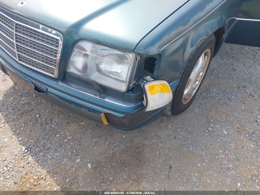 1995 Mercedes-benz E-class VIN WDBEA32EXSC251475 IAAI salvage auction — NORMAL WEAR, Clear (Virginia), sold $950 on 2026-07-14 (photo 6)