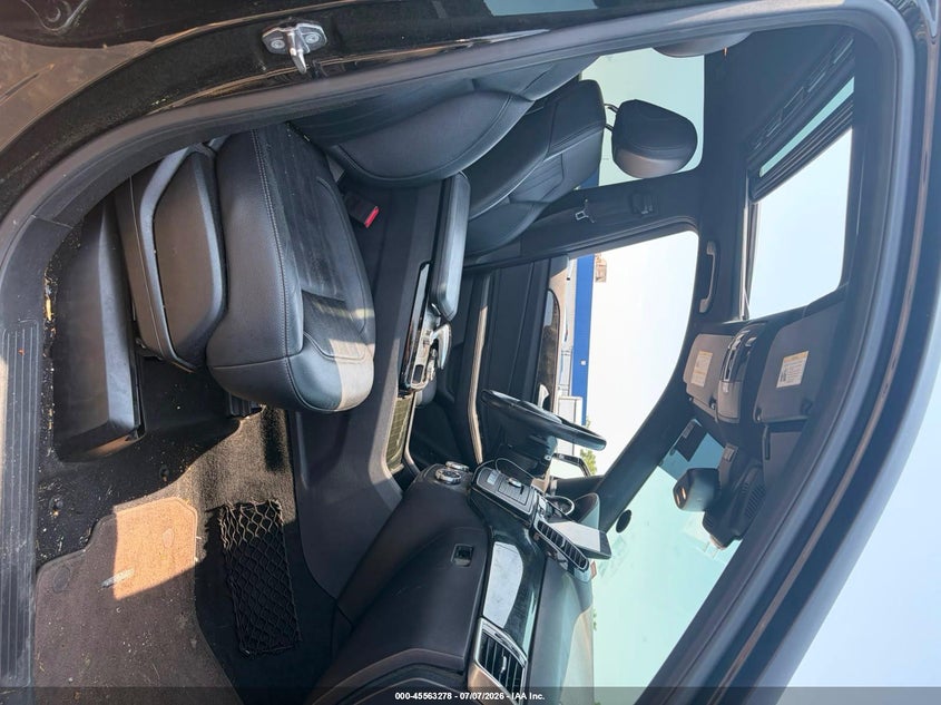 2018 Mercedes-benz Gle class VIN 4JGDA5JB6JB065089 IAAI salvage auction — NORMAL WEAR, Clear (Massachusetts), sold $7,500 on 2026-07-23 (photo 5)