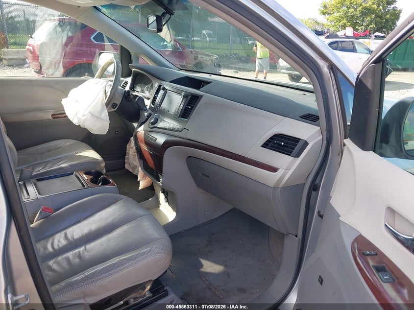 2011 Toyota Sienna VIN 5TDYK3DC1BS109425 IAAI salvage auction — FRONT END, Salvage (Pennsylvania), sold $1,250 on 2026-07-31 (photo 5)