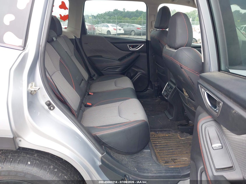 2020 Subaru Forester VIN JF2SKARC9LH586002 IAAI salvage auction — NORMAL WEAR, Salvage Title, sold $3,225 on 2026-07-29 (photo 8)