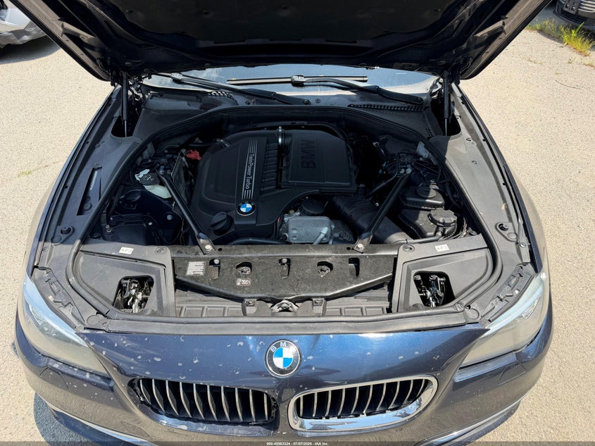 2016 BMW 5er VIN WBA5B3C55GG257873 IAAI salvage auction — NORMAL WEAR, Clear (New York), sold $2,500 on 2026-07-29 (photo 9)