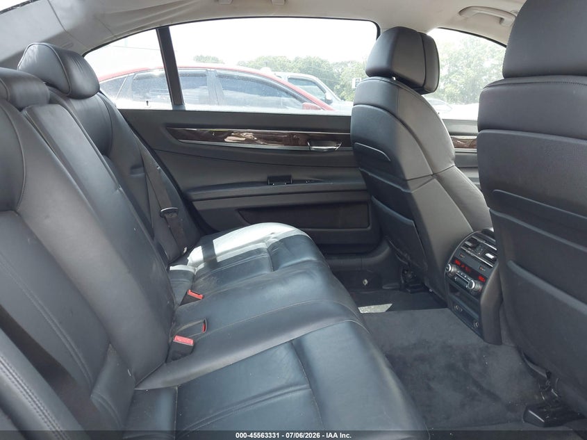2011 BMW 7 series VIN WBAKC8C57BC432654 IAAI salvage auction — NORMAL WEAR, Clear (Florida), sold $525 on 2026-07-29 (photo 8)