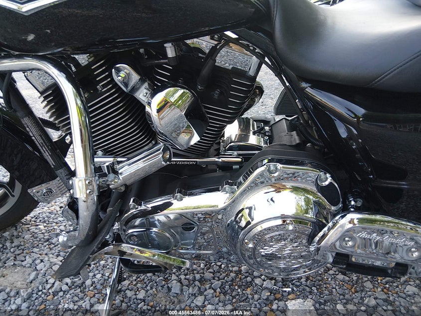 2014 Harley-davidson Road king VIN 1HD1FBM10EB609259 IAAI salvage auction — LEFT SIDE, Salvage Title, sold $2,350 on 2026-09-19 (photo 9)