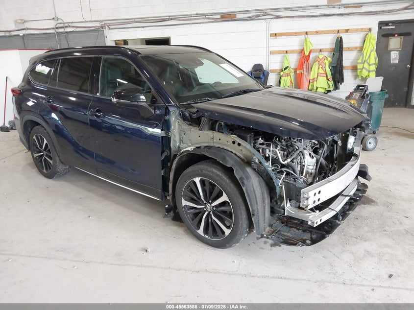 2021 Toyota Highlander VIN 5TDLZRBH3MS065695 IAAI salvage auction — FRONT END, Mv-907A (New York), sold $13,000 on 2026-07-15 (photo 1)