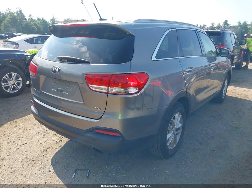 2017 Kia Sorento VIN 5XYPGDA53HG197327 IAAI salvage auction — NORMAL WEAR, Clear (Massachusetts), sold $1,100 on 2026-07-18 (photo 4)