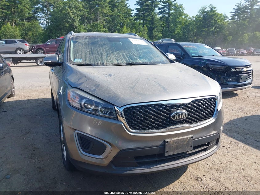 2017 Kia Sorento VIN 5XYPGDA53HG197327 IAAI salvage auction — NORMAL WEAR, Clear (Massachusetts), sold $1,100 on 2026-07-18 (photo 6)
