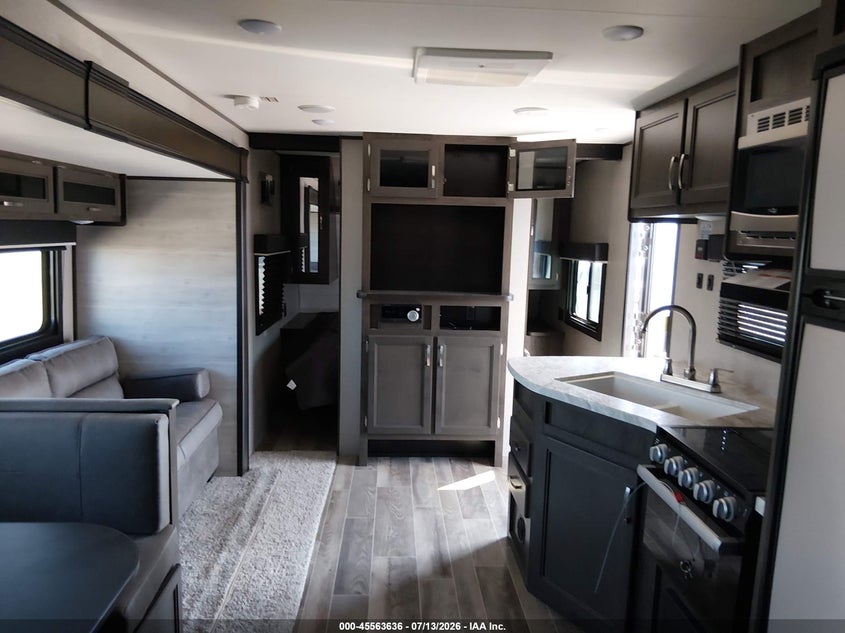 2021 Jayco Other VIN 1UJBJ0BP4M17W1260 IAAI salvage auction — SIDE, Regular Certificate (Iowa), sold $7,450 on 2026-09-16 (photo 5)