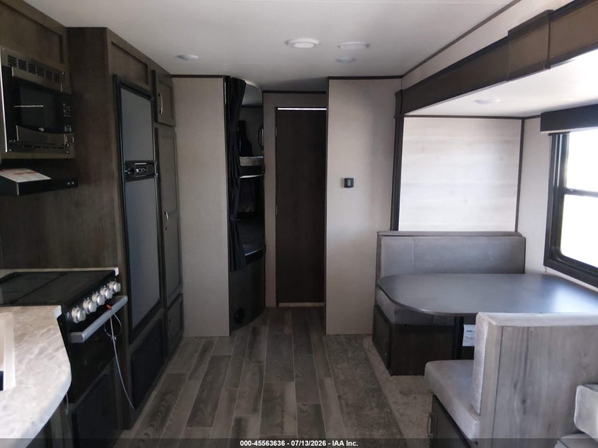 2021 Jayco Other VIN 1UJBJ0BP4M17W1260 IAAI salvage auction — SIDE, Regular Certificate (Iowa), sold $7,450 on 2026-09-16 (photo 8)