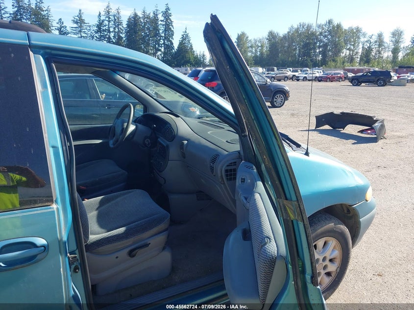 1997 Plymouth Grand voyager VIN 1P4GP44R4VB474177 IAAI salvage auction — NORMAL WEAR, Clear (Washington), sold $300 on 2026-07-15 (photo 5)