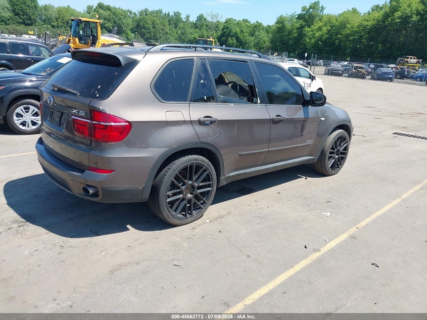 2012 BMW X5 VIN 5UXZV4C53CL747665 IAAI salvage auction — NORMAL WEAR, Clear (Connecticut), sold $425 on 2026-07-30 (photo 4)