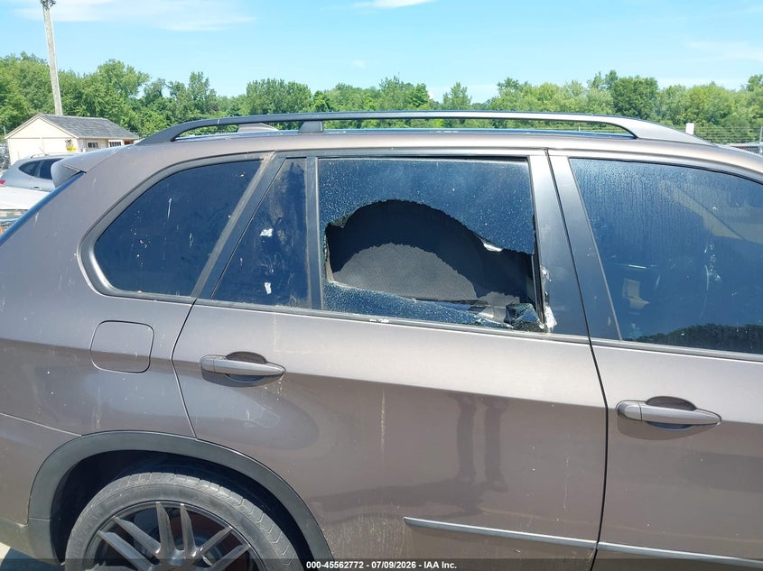 2012 BMW X5 VIN 5UXZV4C53CL747665 IAAI salvage auction — NORMAL WEAR, Clear (Connecticut), sold $425 on 2026-07-30 (photo 6)
