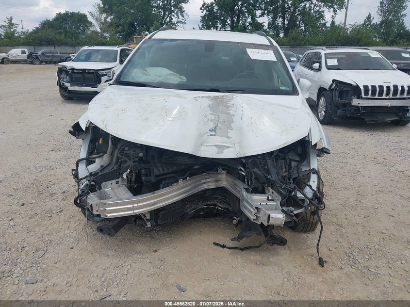 2017 Chrysler Pacifica VIN 2C4RC1BG5HR656565 IAAI salvage auction — FRONT END, Wait Title, sold $950 on 2026-08-27 (photo 6)