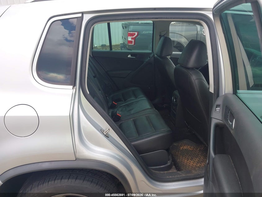 2017 Volkswagen Tiguan VIN WVGTV7AX2HK008065 IAAI salvage auction — NORMAL WEAR, Repossession Paperwork (Georgia), sold $2,500 on 2026-08-13 (photo 8)