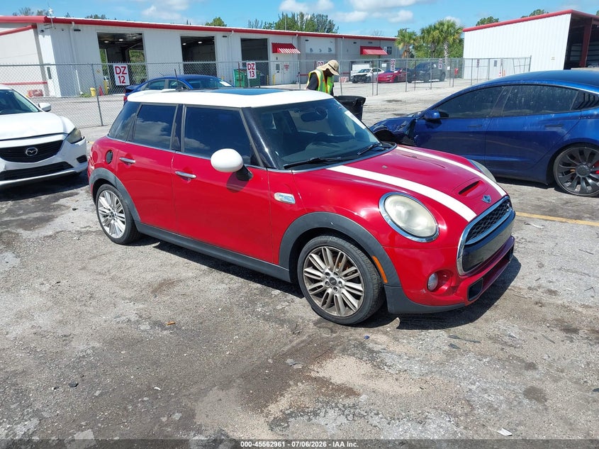 2016 Mini Hard top VIN WMWXU3C5XG2D27631 IAAI salvage auction — NORMAL WEAR, Clear (Florida), sold $600 on 2026-07-29 (photo 1)