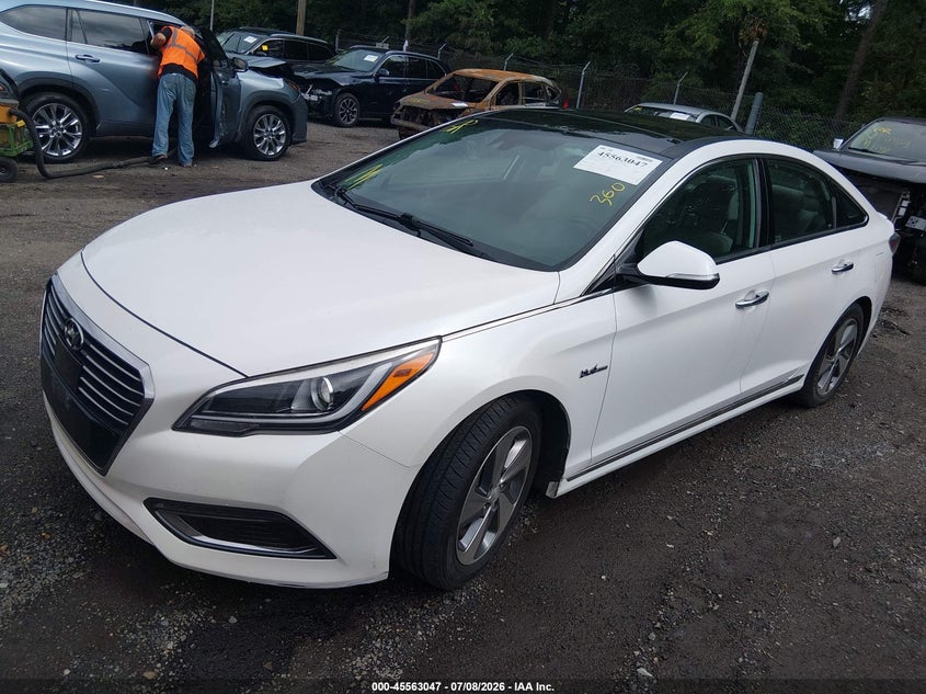 2016 Hyundai Sonata VIN KMHE34L12GA033736 IAAI salvage auction — NORMAL WEAR, Clear (Maryland), sold $1,600 on 2026-07-29 (photo 2)