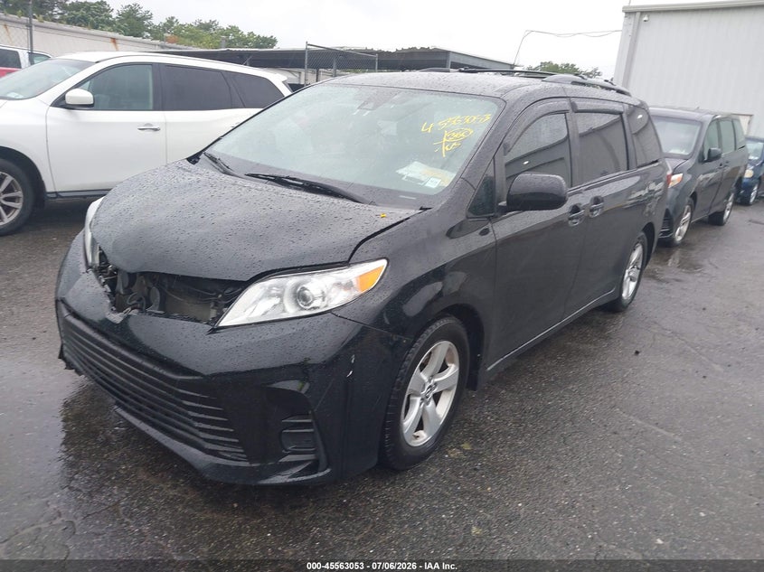 2018 Toyota Sienna VIN 5TDKZ3DC5JS946369 IAAI salvage auction — RIGHT SIDE, Salvage Title, sold $2,225 on 2026-07-21 (photo 2)