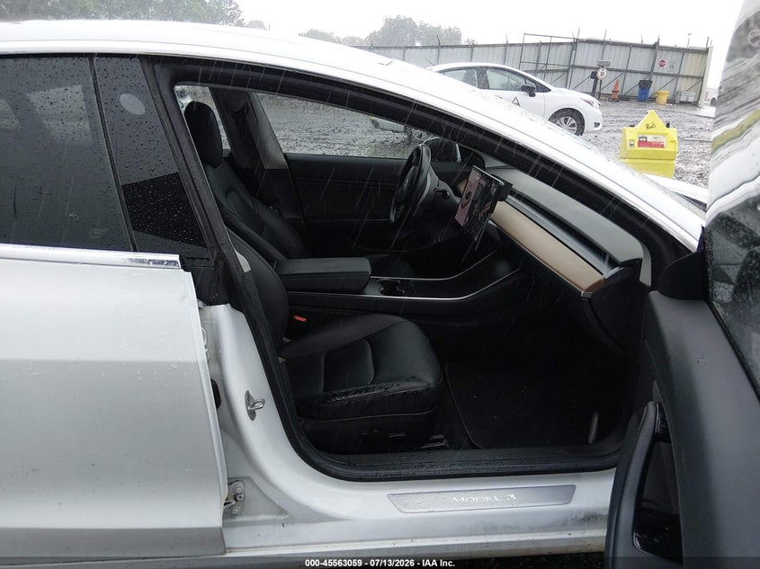 2018 Tesla Model 3 VIN 5YJ3E1EB2JF072643 IAAI salvage auction — SIDE, Salvage Title, sold $5,600 on 2026-07-25 (photo 5)