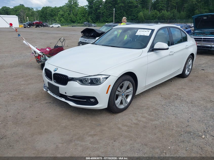 2018 BMW 3er VIN WBA8D9C56JA607550 IAAI salvage auction — MECHANICAL, Salvage (Massachusetts), sold $7,500 on 2026-08-05 (photo 2)