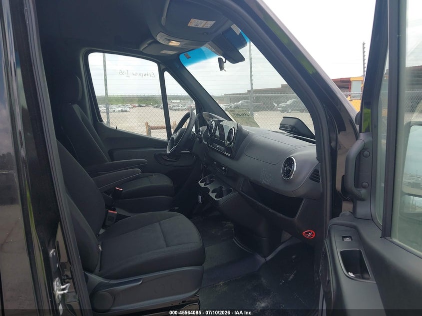 2025 Mercedes-benz Sprinter VIN W1Z4KGHY0ST217006 IAAI salvage auction — LEFT SIDE, Enterprise Vehicles Clear Only (Florida), sold $25,250 on 2026-07-21 (photo 5)