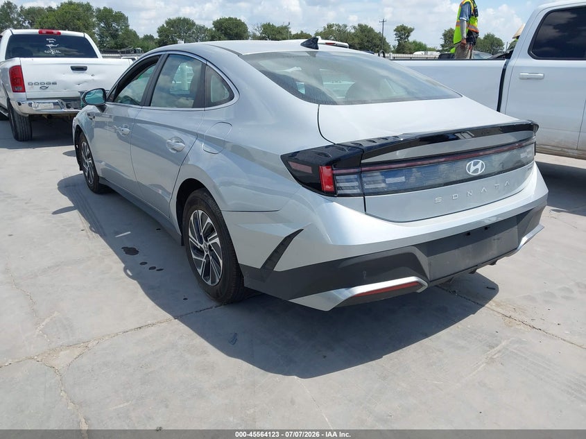 2026 Hyundai Sonata VIN KMHL24JJXTA164677 IAAI salvage auction — RIGHT FRONT, Rebuildable (Florida), sold $9,075 on 2026-07-14 (photo 3)