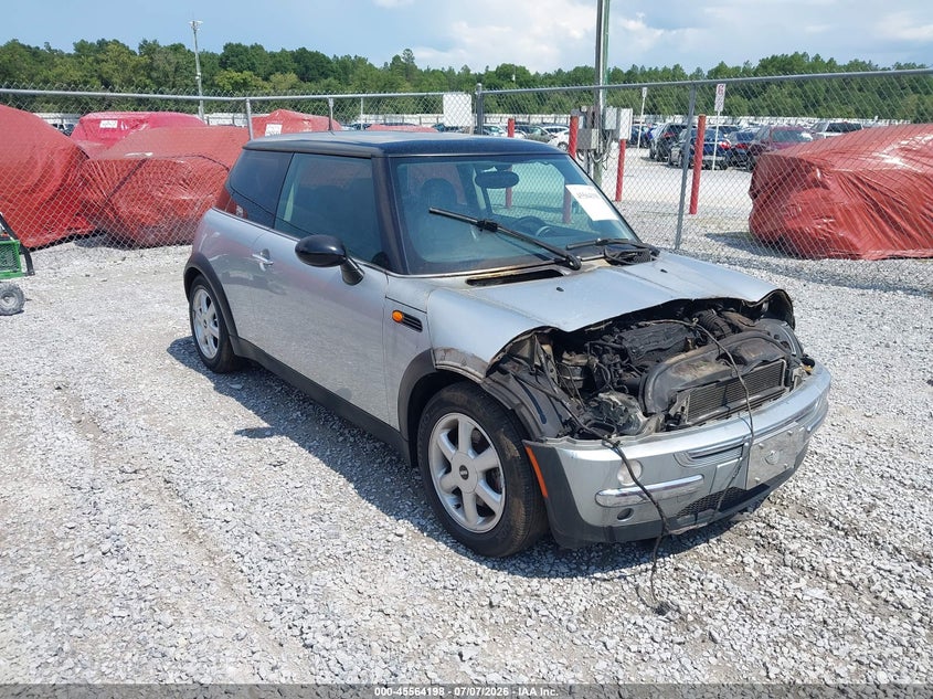 2004 Mini Cooper VIN WMWRC33404TC54519 IAAI salvage auction — ENGINE DAMAGE, Rebuildable (Florida), sold $250 on 2026-08-06 (photo 1)